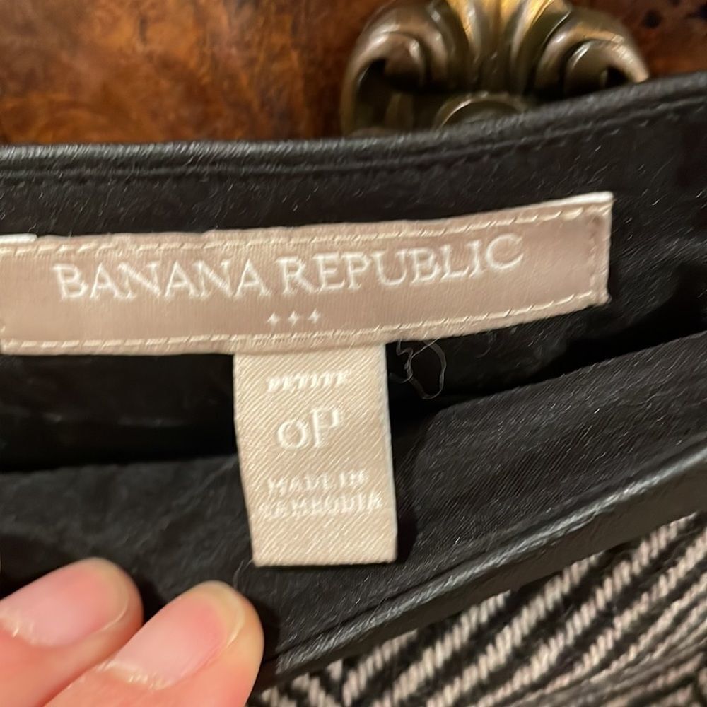 Banana Republic woman’s wool black and white skirt - Picture 6 of 13